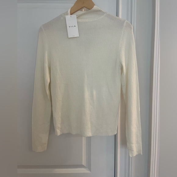 VILA women’s long sleeve knit top/ sweater size M cut out back ivory NWT - Picture 1 of 7